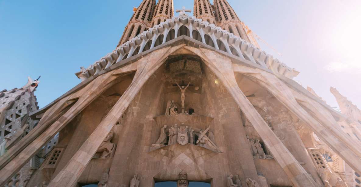 Barcelona: Exclusive Sagrada Familia Private Guided Tour - Exclusive Sagrada Familia Experience