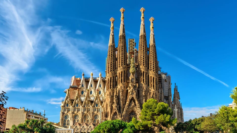 Barcelona: Gothic Quarter & Sagrada Familia Area Segway Tour - Explore Barcelona on Segway