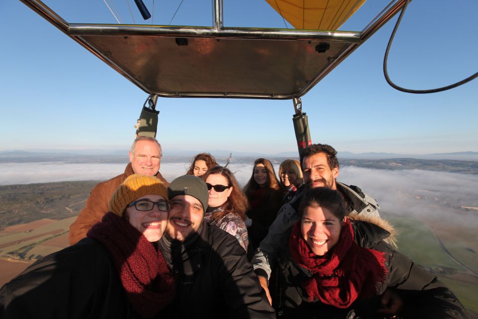 Barcelona: Hot Air Balloon Ride - Languages and Tour Guide