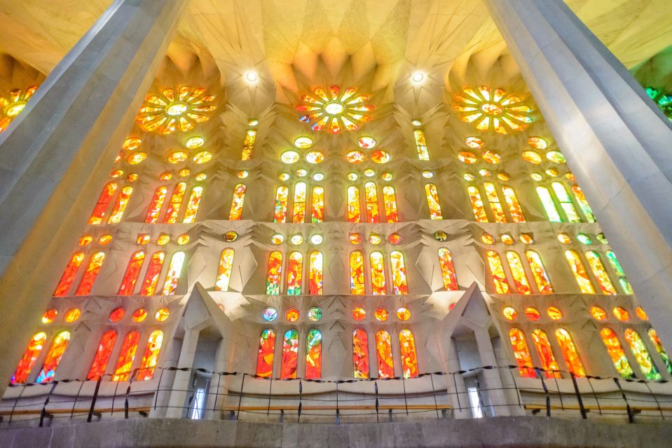 Barcelona: Sagrada Familia Fast-Track Guided Tour - Cancellation and Refunds