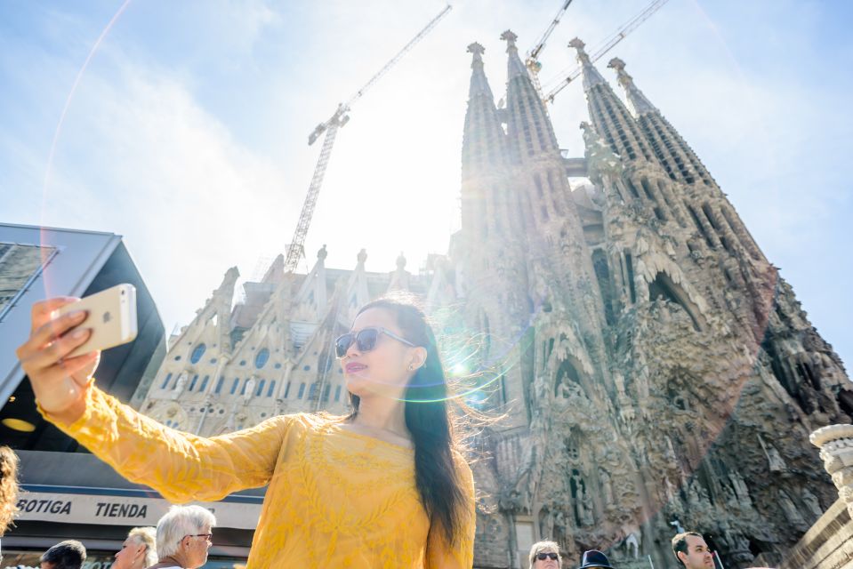 Barcelona: Sagrada Familia Tour & Optional Tower Visit - Customer Reviews and Ratings