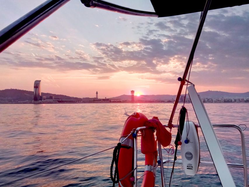 Barcelona: Sunset Sailing Tour With Open Bar & Snacks - Group Size and Languages