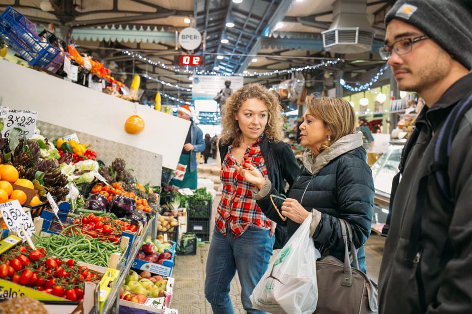 Bari: Market Tour & Authentic Aperitivo at a Locals Home - Aperitivo Experience