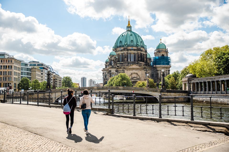 Berlin: City on a Budget Walking Tour With Local - Customer Feedback