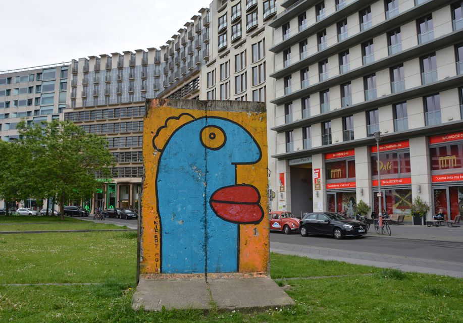 Berlin: Historical Sights & Berlin Wall Tour With a Berliner - Meeting Point Details