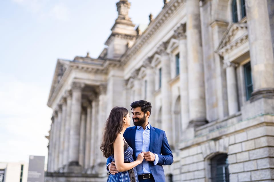 Berlin Love Story: Surprise Proposal Photography Session - Photo Delivery and Gallery