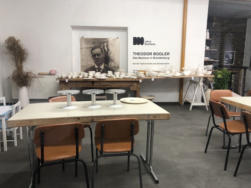 Berlin-Marwitz: Ceramic Painting Workshop - Accessibility Features