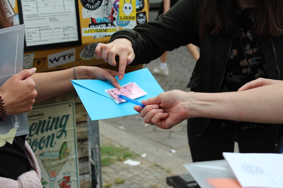 Berlin Schöneberg: Outdoor Crime Mystery Tour - Assistance From Guide