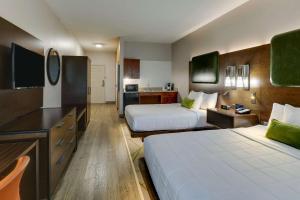 Best Western Plus Riata Hotel - Transportation and Accessibility