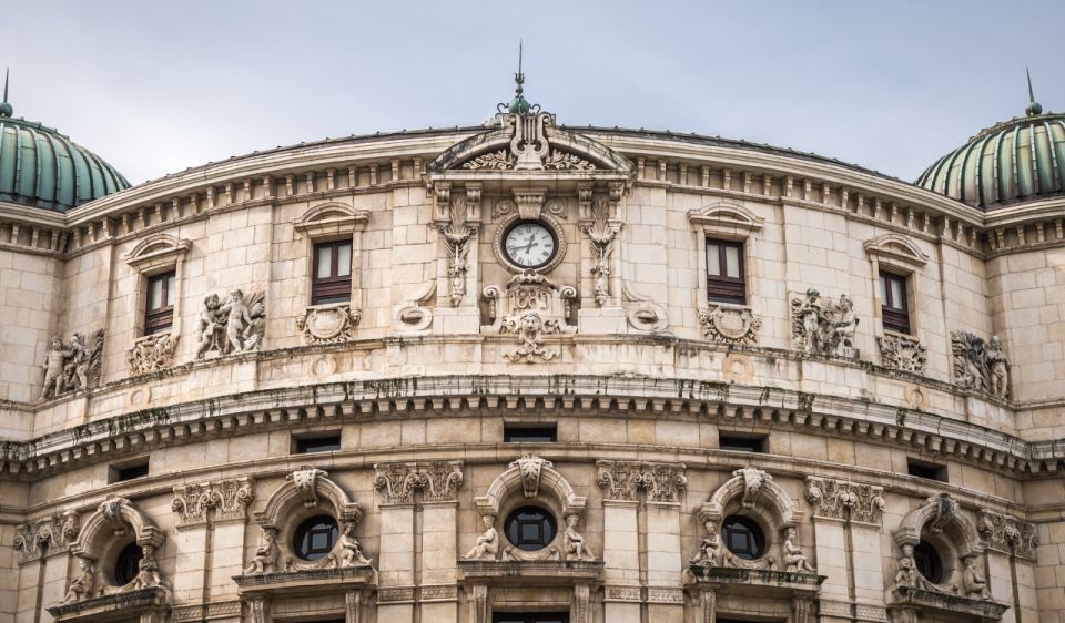 Bilbao Private Walking Tour: History, Guggenheim, Pintxos - Booking and Availability