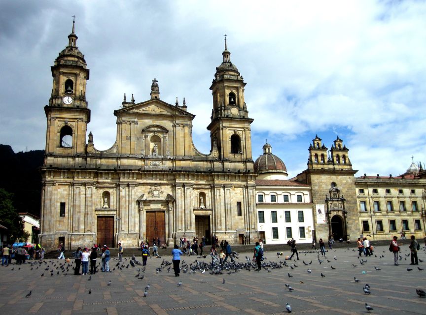 Bogotá: Private Candelaria Walking Tour With Gold Museum - Customer Feedback and Ratings