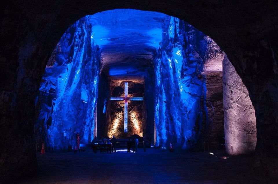 Bogotá: Private Zipaquirá and Salt Cathedral Tour - Discovering the Salt Cathedral