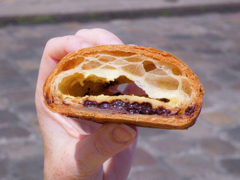 Bordeaux - Sweet Food Tour of the Old City - Languages and Accessibility