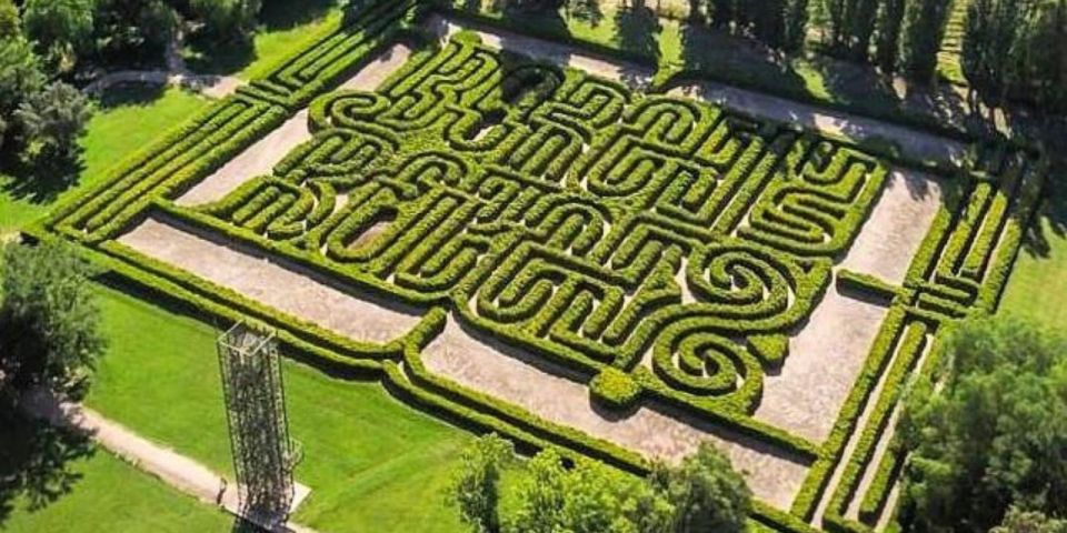 Borges Labyrinth and Winery: Lunch and Literary Workshop - Accessibility and Language