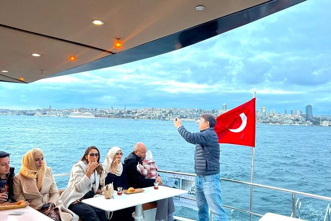 Bosphorus Guided Luxury Yacht Cruise With Live Guide (90 Minutes) - Cruise Experience