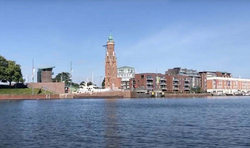 Bremerhaven: Sailors Yarn, Legends and Sea Walking Tour - Accessibility Information