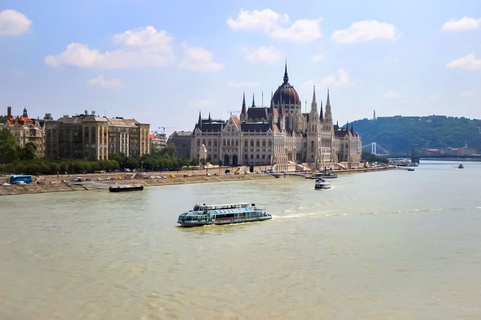 Budapest: Daytime Sightseeing Boat Cruise - Customer Ratings and Feedback