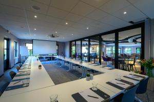 Campanile Hotel & Restaurant Eindhoven - Transportation Access