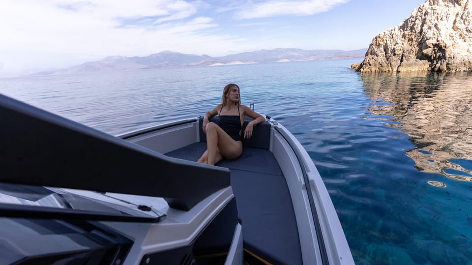 Capri Island Private Tour From Sorrento - Motorboat 28FT - Meeting Point