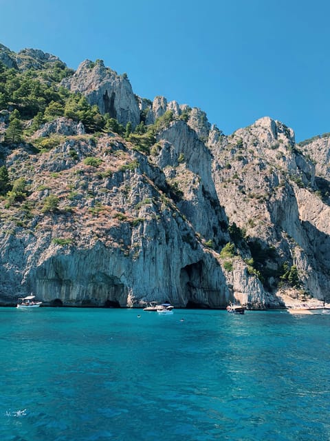 Capri: Private Boat Tour With Faraglioni Rocks and Caves - Tips for Your Tour