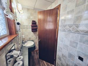 Cedar Wood Inn - Frequently Asked Questions