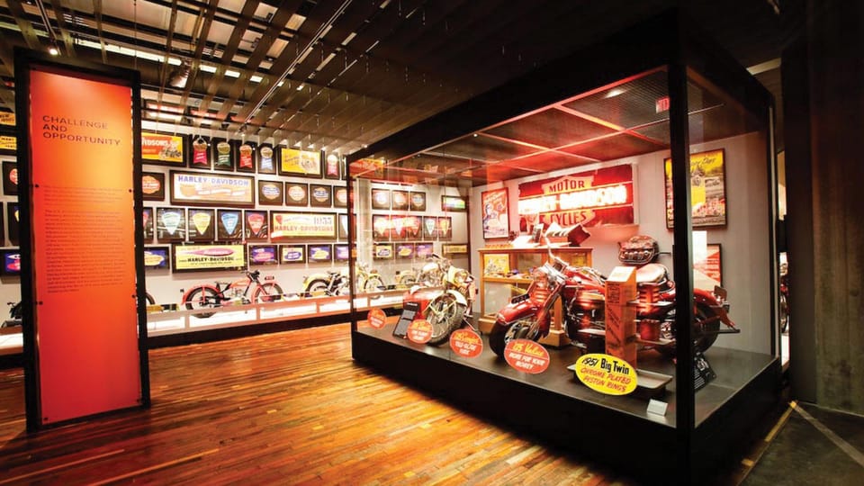 Chicago: Milwaukee Harley-Davidson Museum & Brewery Day Tour - Miller Brewery