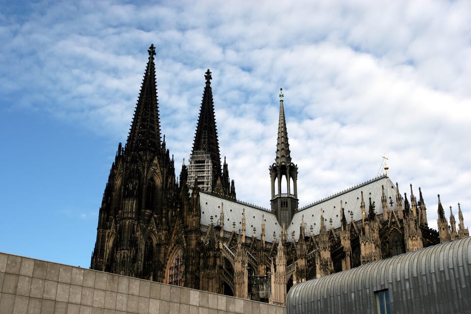 Cologne: Guided Walking Tour of the Cathedral Exterior - Significance of the Cathedral Crane