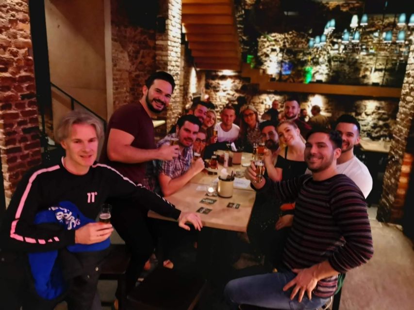 Cologne: Old Town Beer History Tour - Traditional Brewhouse Visits