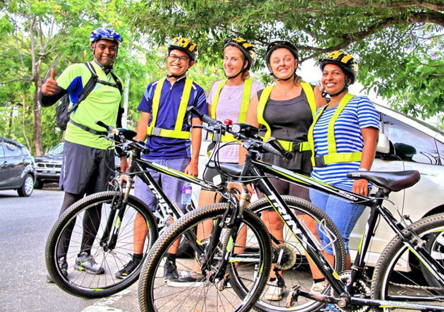 Colombo: Cycling Tour of the City - Learn From the Guide