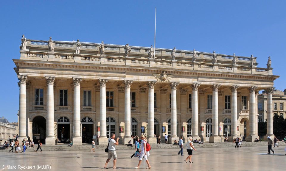 Contemporary Architecture in Bordeaux City Center! - Exploring Historical and Modern Landmarks