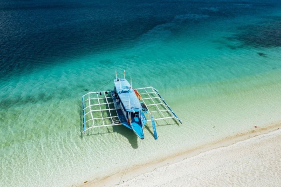 Coron: Barracuda Lake, Skeleton Wreck, Twin Lagoon Boat Tour - Transportation and Pickup