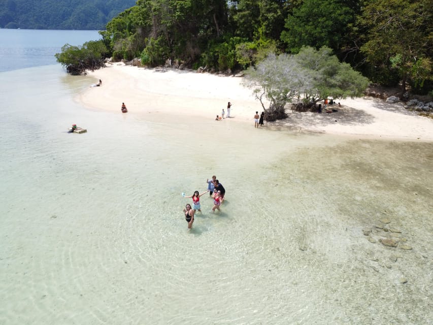 CORON TOUR - PRIVATE BOAT RENTAL With LUNCH (7 Destinations) - Inclusions