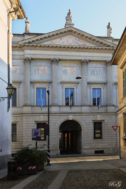 Cremona: Visit the Violinmaker School - The Secret of Strad - Inclusions and Amenities