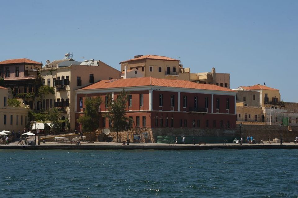 Crete: Chania Old Town, Lake Kournas and Rethymno Tour - Exploring Chania Old Town