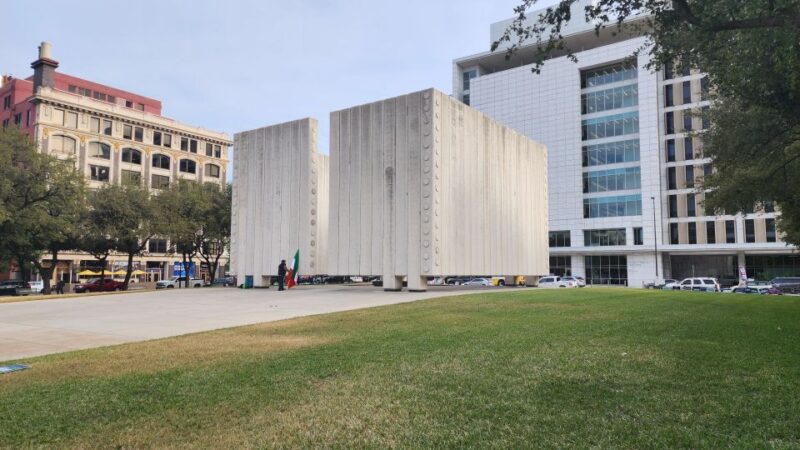 Dallas: Historic Downtown Audio Self-Guided Walking Tour - Learning About Dallas History