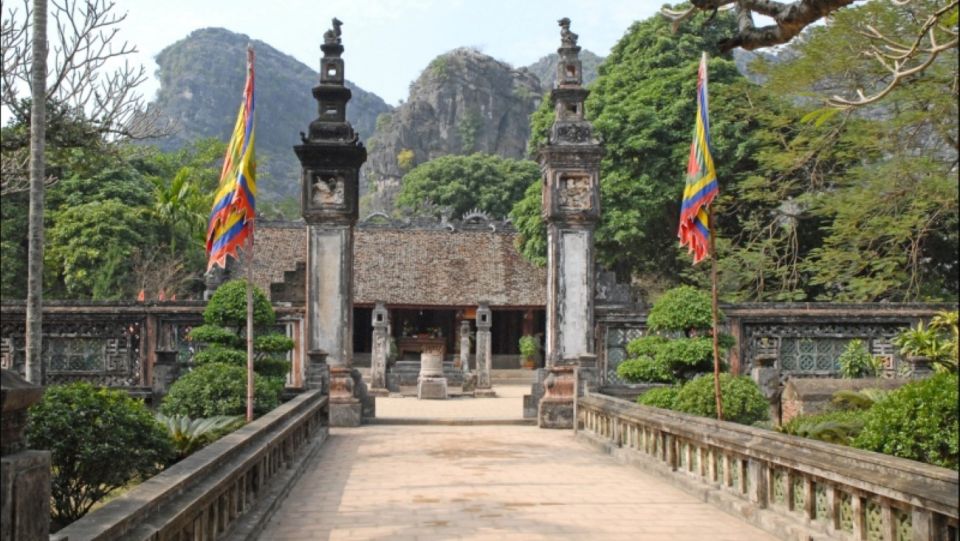 Day Trip-Hoa Lu-Tam Coc-Mua Cave-Lunch-Bus - Important Travel Information