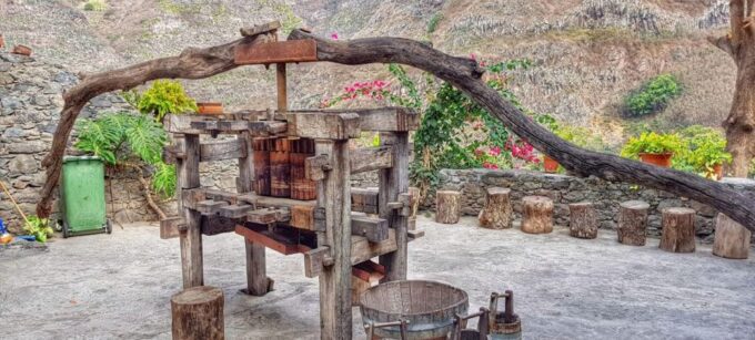 Day Trip: Trek Santo Antão, Cova Crater > Cabo Da Ribeira 5k - Distillery and Tasting