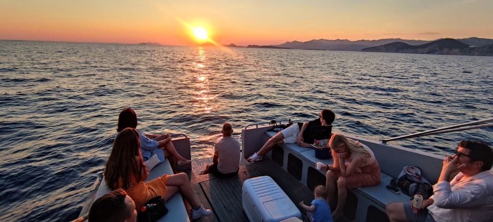 Dubrovnik: Golden Hour Sunset Cruise - Panoramic Views