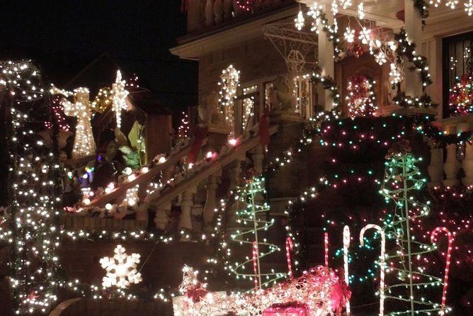 Dyker Heights Christmas Lights Tour - Accessibility and Conditions