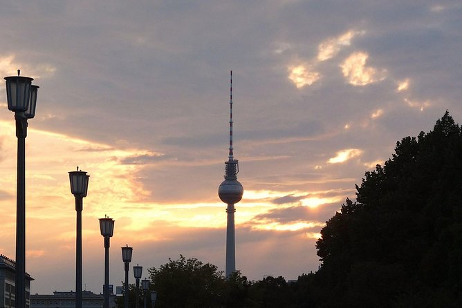 East Berlin: City of Shadows Walking Tour - Group Size and Cancellation