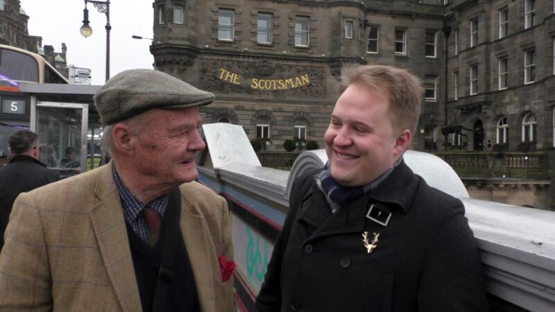 Edinburgh: City Highlights Private Guided Walking Tour - Meeting Point Details