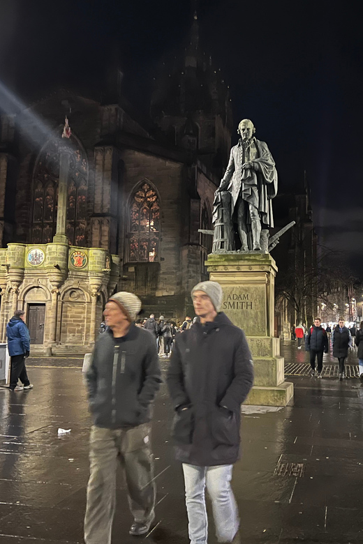 Edinburgh: Ghost and Dark Side of the City Walking Tour - What to Bring