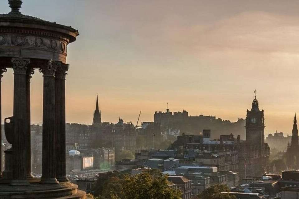 Edinburgh: Must-See Attractions Guided Walking Tour - Photography Opportunities