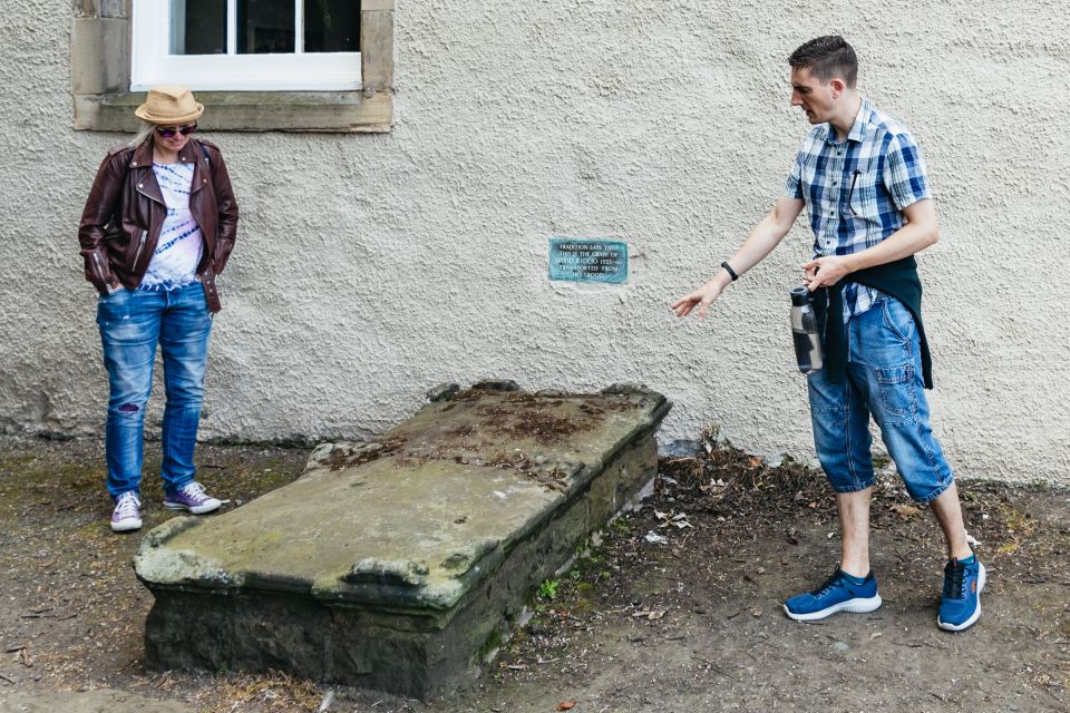 Edinburgh: Old Town and Underground Historical Tour - Meeting Point and Accessibility