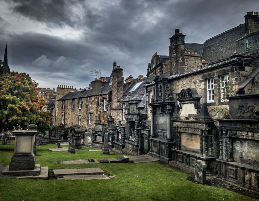 Edinburgh: Underground Vaults and Graveyard Evening Tour - Customer Ratings and Feedback