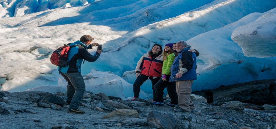 El Calafate: Blue Safari Los Glaciares Trekking Tour - Accessibility Considerations