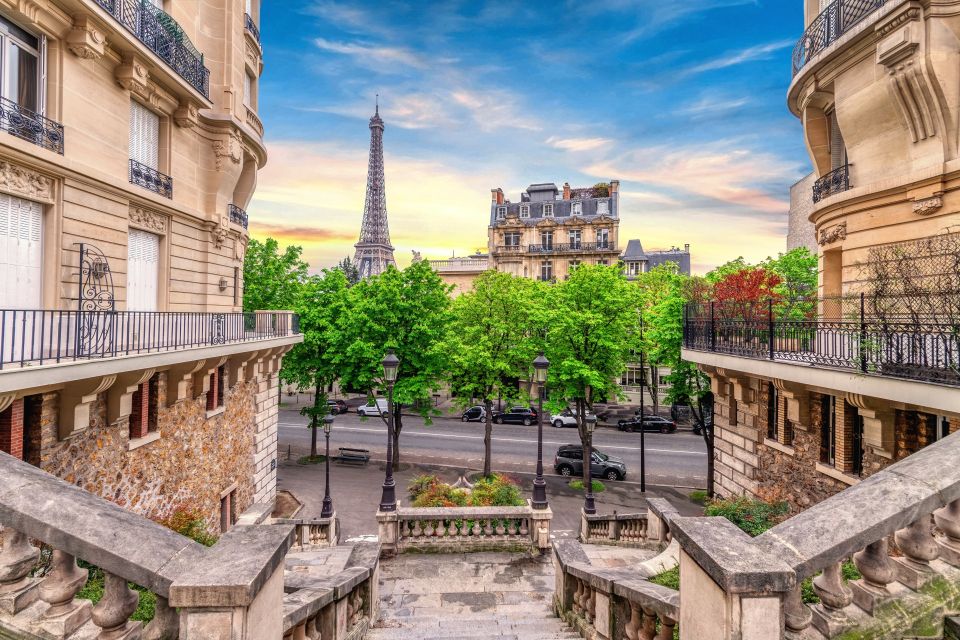 Family Tour of Paris Old Town and Grévin Museum - Meeting Point Details