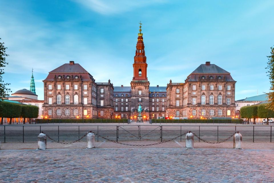 Fast-Track Christiansborg Palace Copenhagen Private Tour - Important Meeting Details