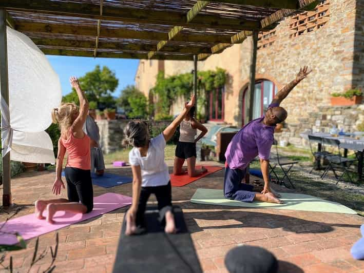 Florence: Yoga at Tuscan Countryside Sunset With Transport - Instructor Credentials