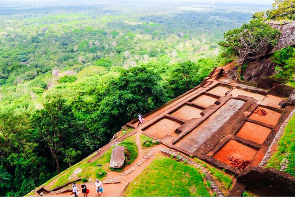 Fom Dambulla: Sigiriya Rock & Ancient City of Polonnaruwa - Exploring Sigiriya Rock Fortress